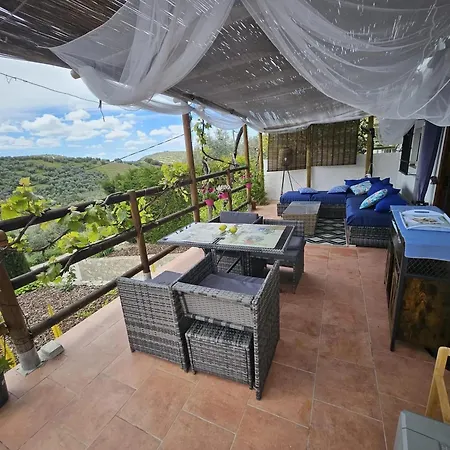 Charming House With Jacuzzi In